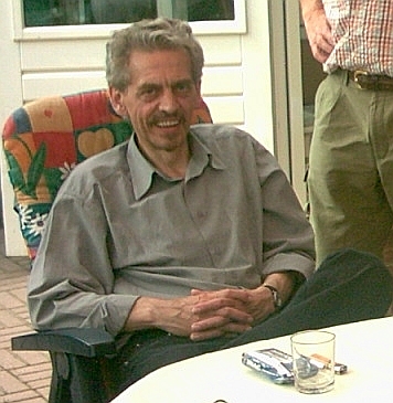 Harry Bouten tijdens een bestuursoverleg bij Ellen Coenen, ca 2004